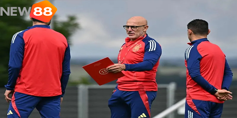 De la Fuente Và Tham Vọng Đưa Tây Ban Nha Vô Địch World Cup 2026 6 Fuente chỉ đạo chiến thuật cho Tây Ban Nha